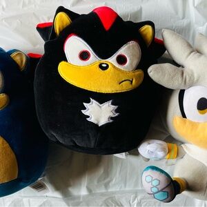 3 Sonic the Hedgehogs Plush Toys